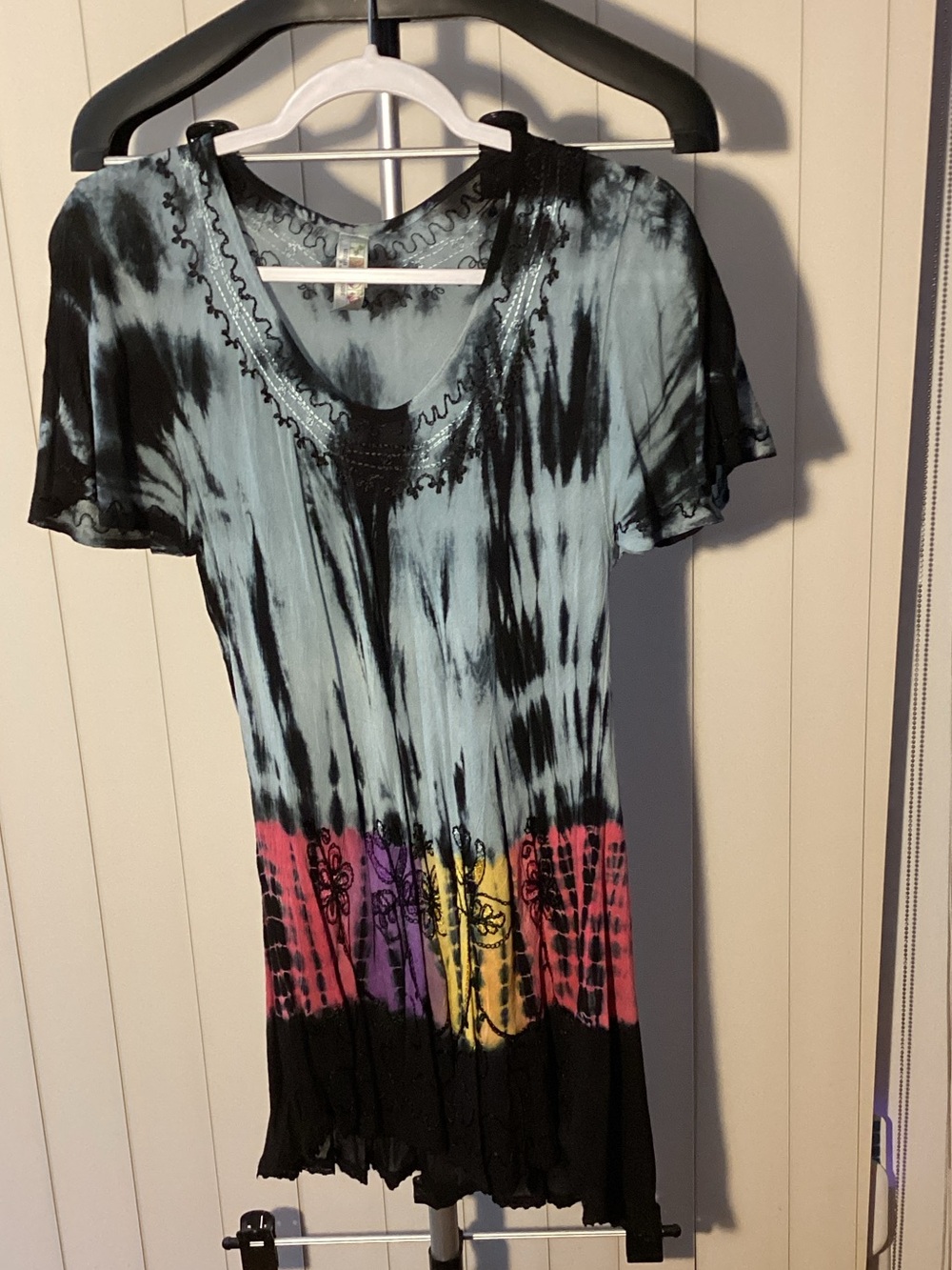 India Boutique Black and White Tie-Dye V-Neck Tunic/Mini Dress - Hot!